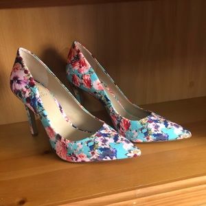 NEW Vinca Camuto Floral Pointed Toe High Heels 🌸